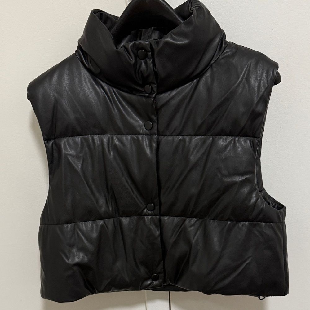 Brooklyn Karma Women’s Black Faux Leather Puffer Vest. Size Small.